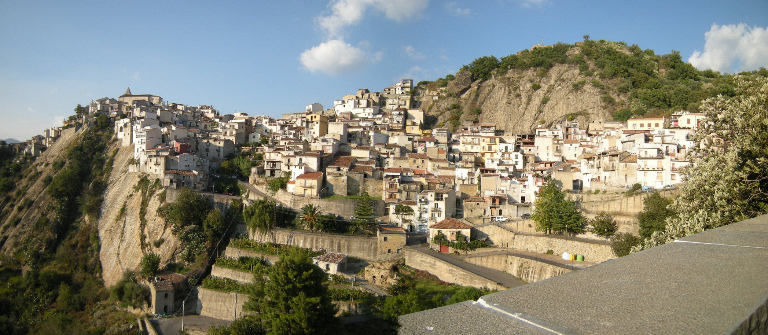 Panorama di Motta Camastra nella Valle dell’Alcantara